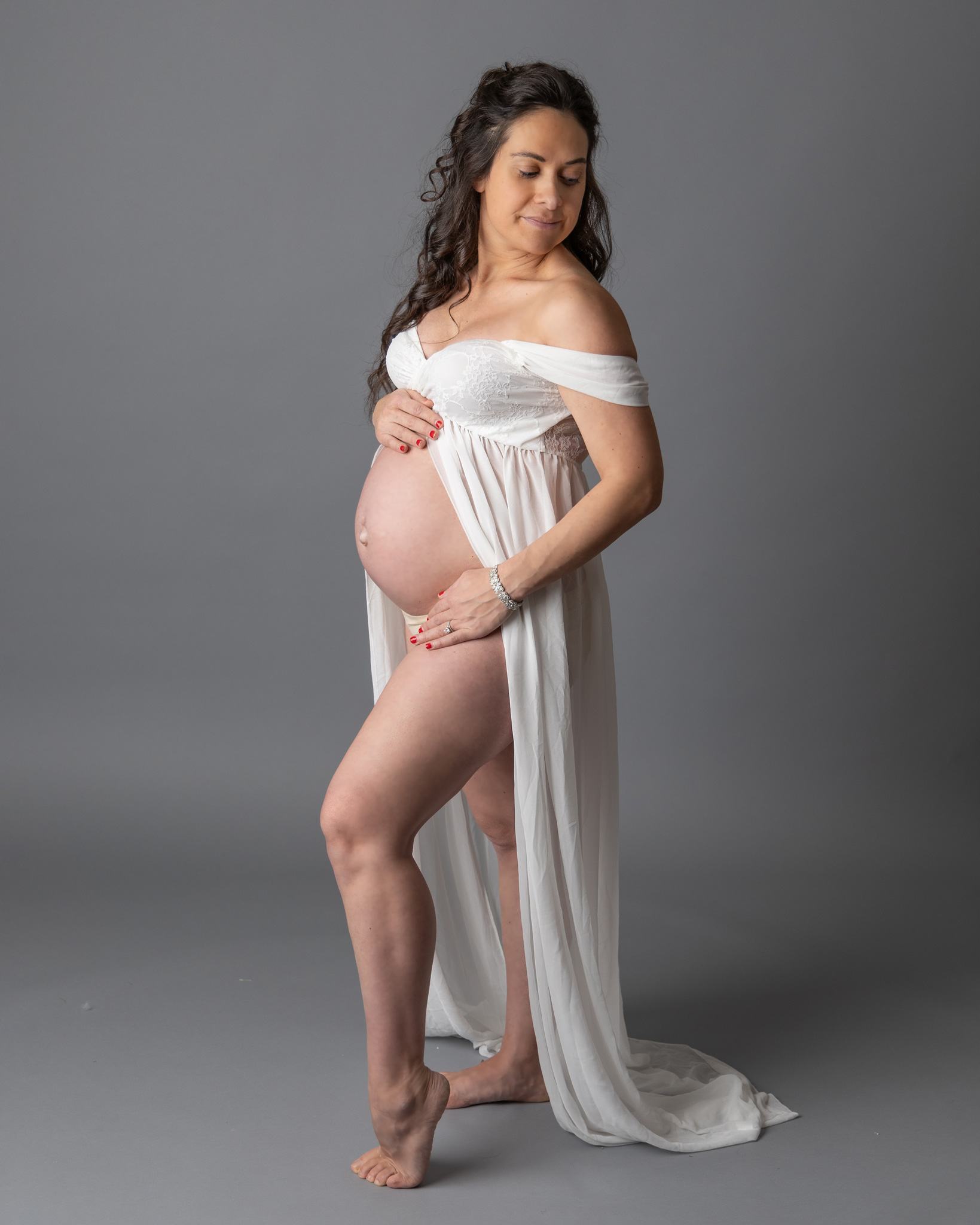 Pregnancy photography bare baby belly
