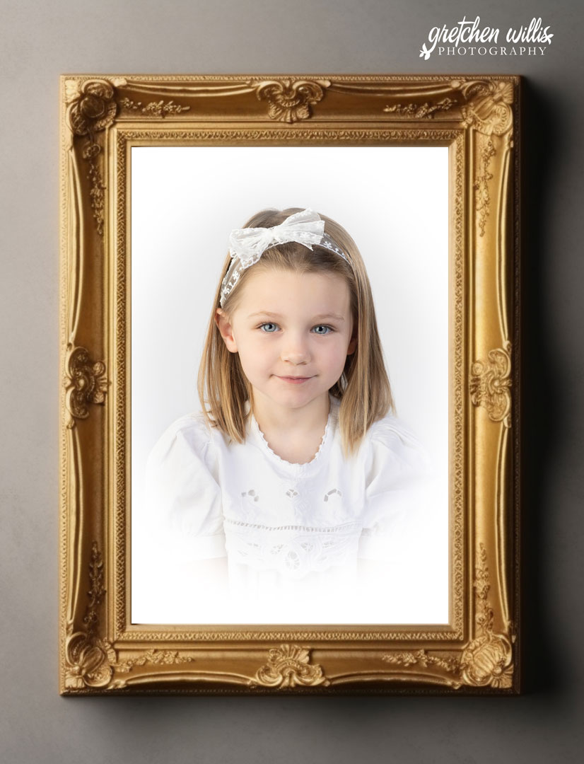 Berlin-Children-Photographer Child Portrait in gold frame